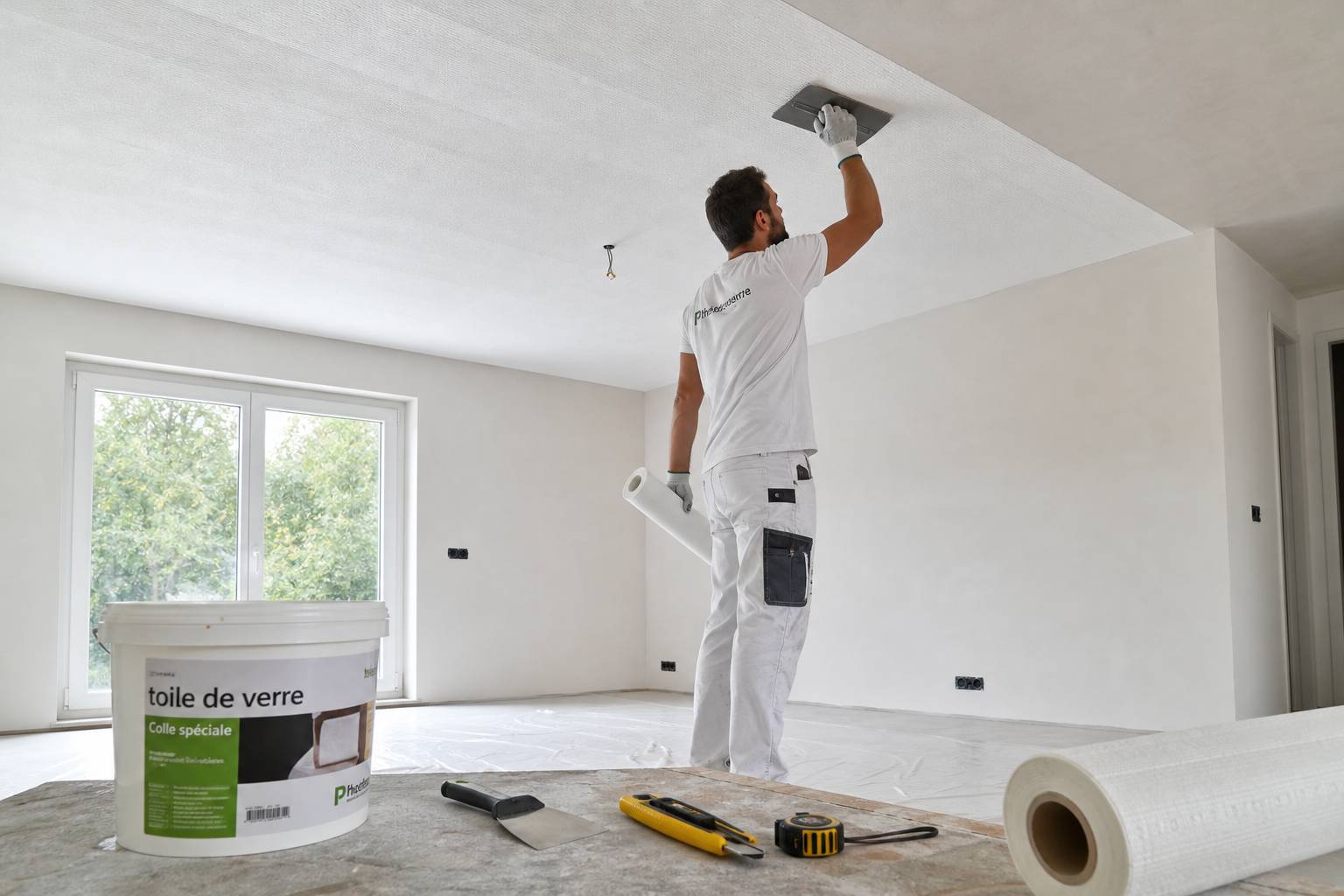 Pose de toile de verre au plafond - guide pratique et outillage